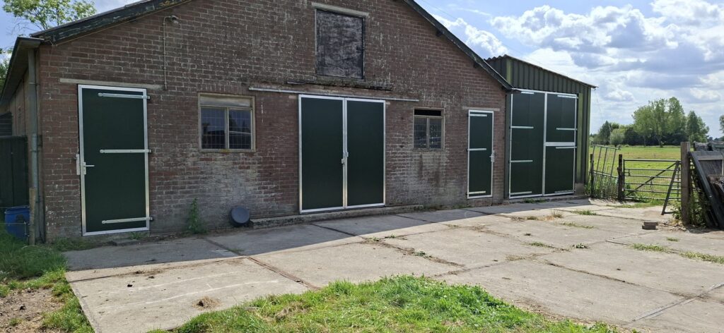 geisoleerde staldeuren schuur